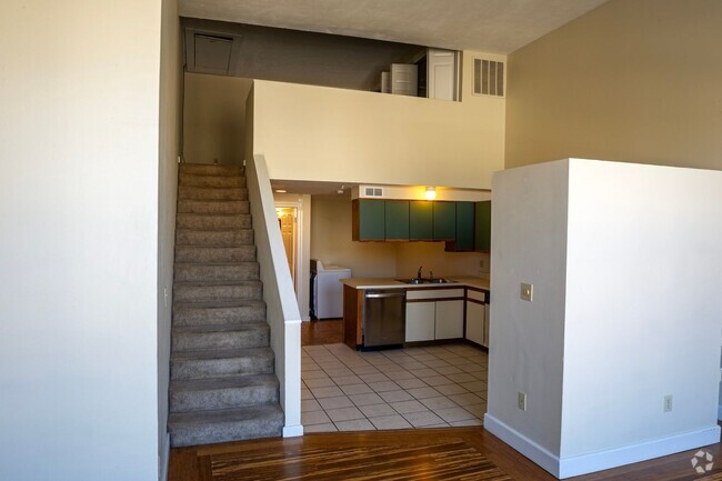 Building Photo - 204 N Walnut St Unit A Rental