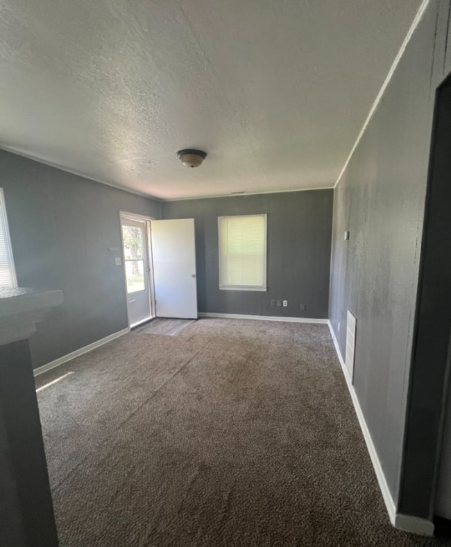 Photo - Charming 1 Bedroom 1 Bath Duplex for Rent Northeast Wichita, Near WSU - Prelease Today.