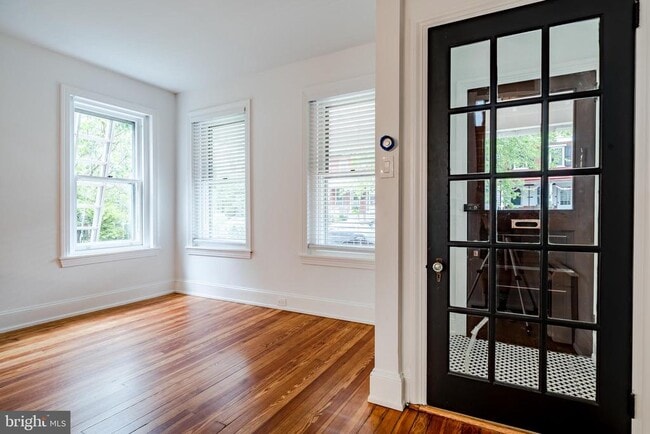 Photo - 310 W Biddle St