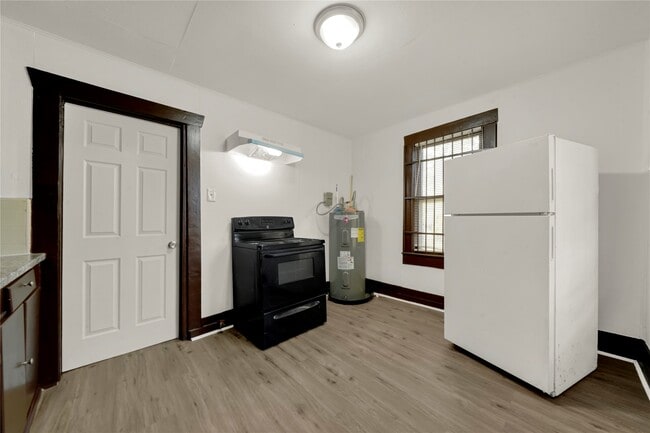 Photo - 2313 Kirk St