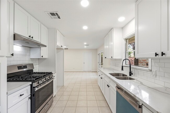 Photo - 6110 Shadow Crest St