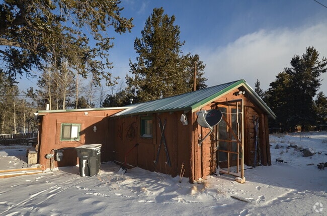 Building Photo - 398 Beaver Creek Rd Unit Carriage House