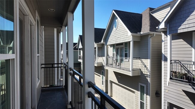 Photo - 902 W 20th St