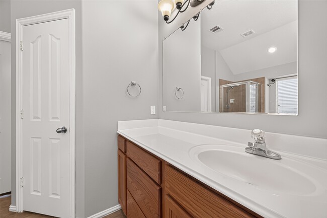 Photo - 11915 Lois Ln Dr