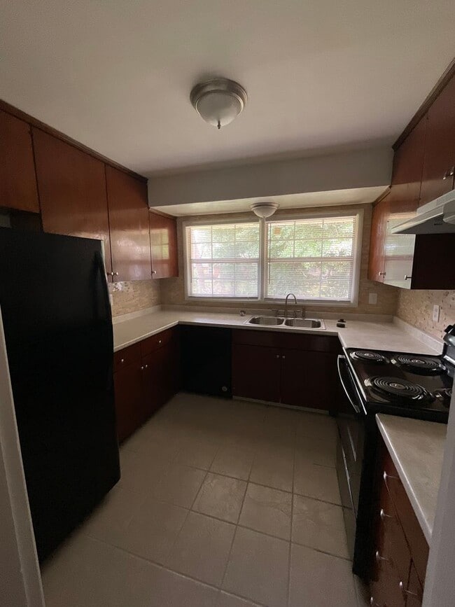 Photo - 2015 Glen Haven Street