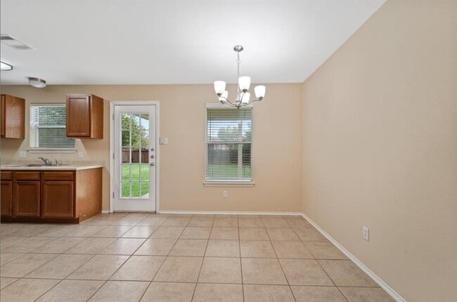 Photo - 909 Remington Dr