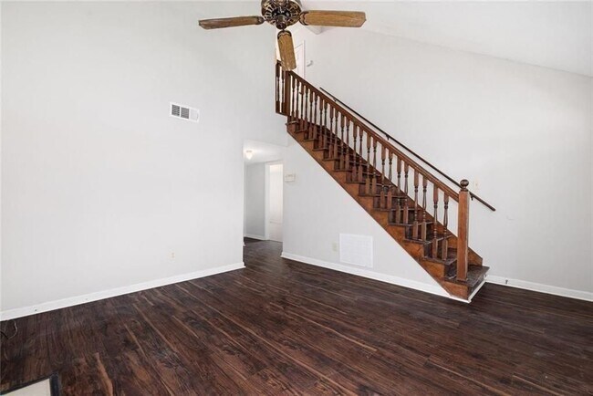 Photo - 1055 Autumn Crest Ct