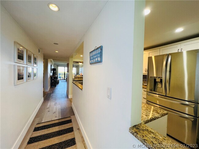 10044 S Ocean Dr Unidad 203