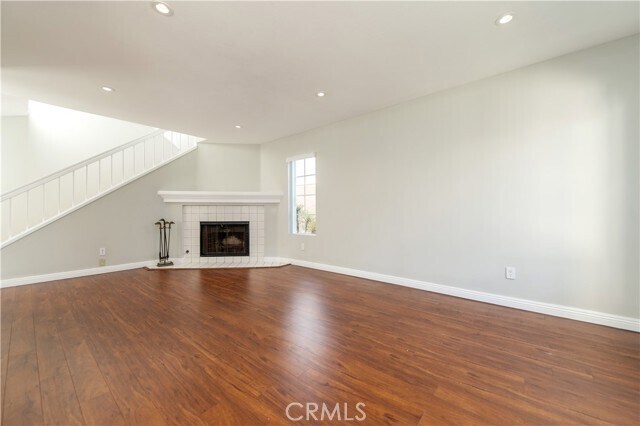 Photo - 76 Christamon S