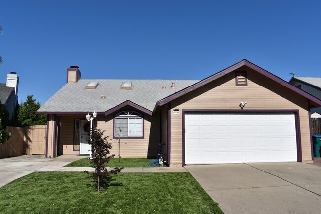 Building Photo - 4790 Winona Way