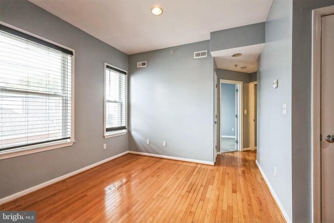 Building Photo - 610 Irving St NW Unit 105 Rental
