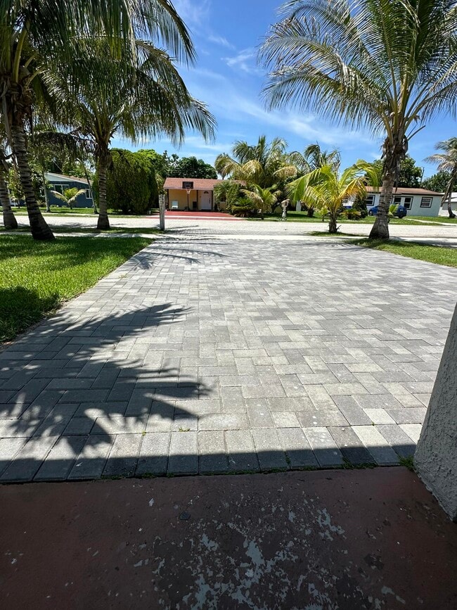 Building Photo - 4380 NW 59th Ct