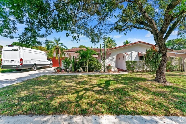 Building Photo - 630 NW 42nd Ave Unit 1 Rental