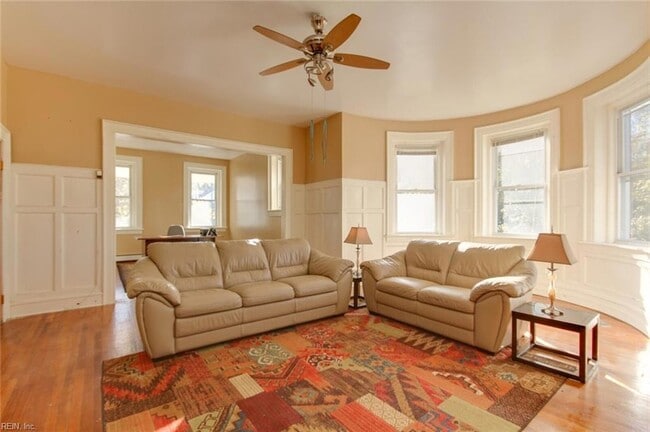 Photo - 3901 Newport Ave