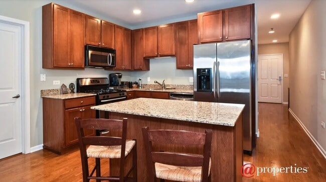 Photo - 828 W Grace St Unidad 808