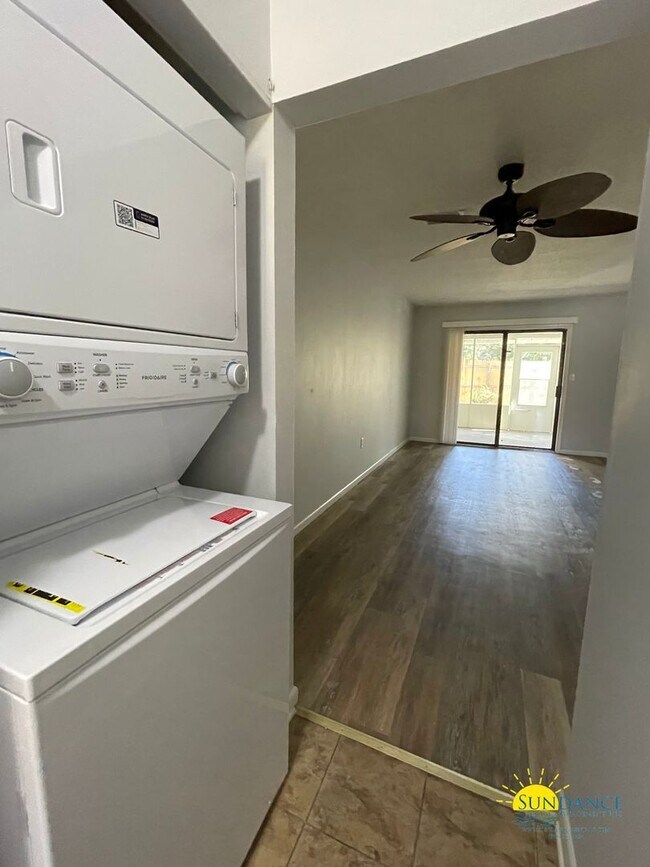 Photo - Charming 2 Bedroom Townhome in Shalimar!