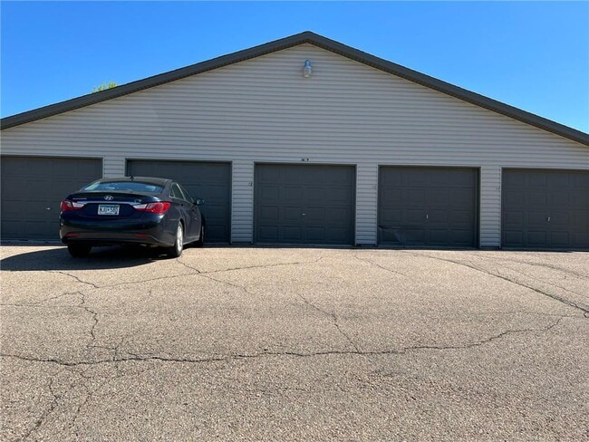 Photo - 1635 Stieger Lake Ln Unit 101