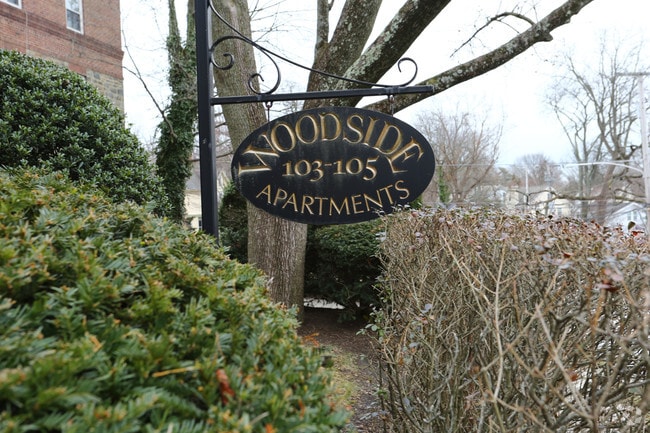 Woodside Court Apartments