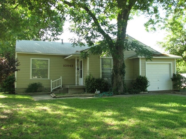 Building Photo - 10943 Desdemona Dr