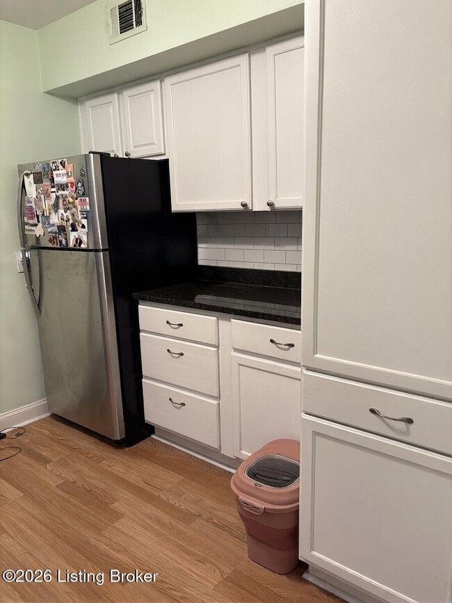 Photo - 2725 Alanmede Rd