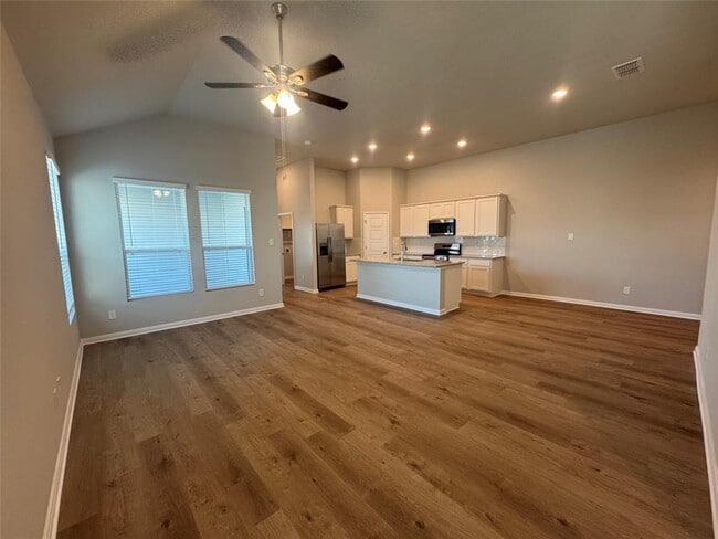 Photo - 423 Cross Barn Blvd