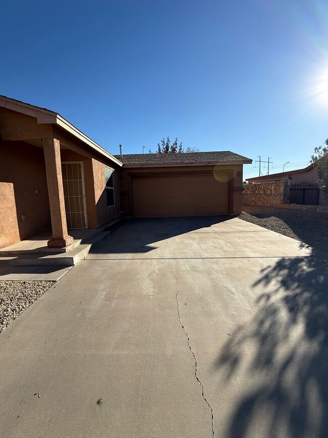 Photo - 4 Bedroom, 2 Bathroom House Available Now!