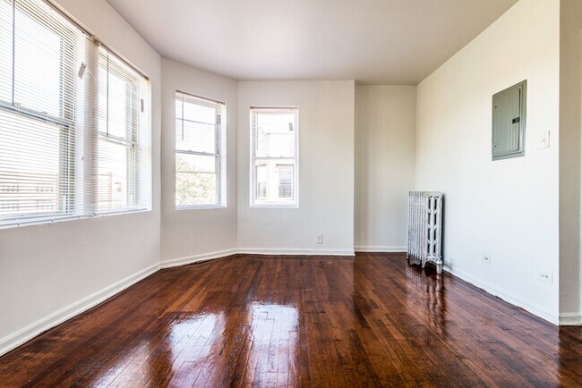 7701 S Stewart