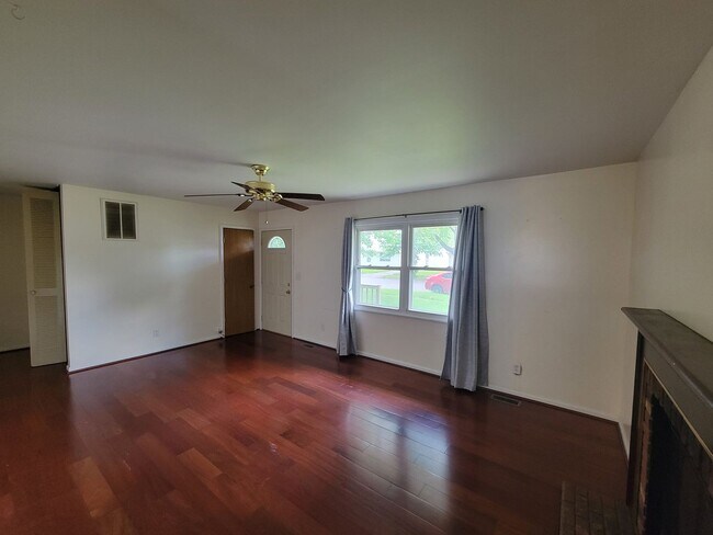 Photo - Charming 3-Bedroom Home: Serenity, Space, ...