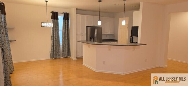 Photo - 72 George Russell Way