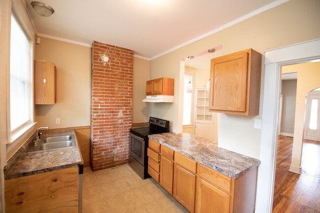 Photo - 805 S Sprigg St