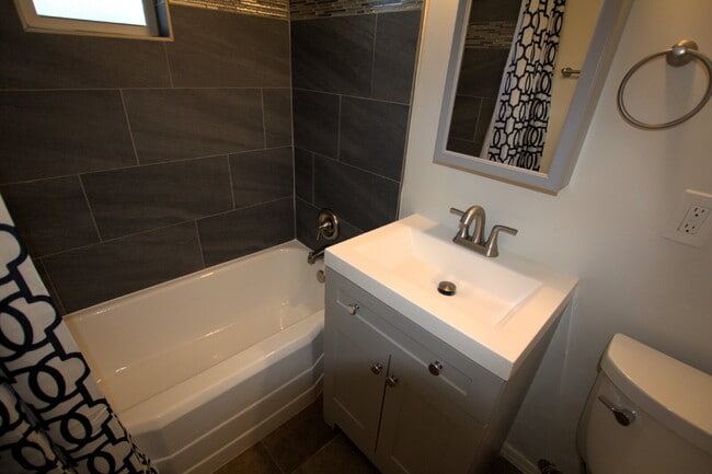 Photo - Completely Remodeled Duplex Unidad 2