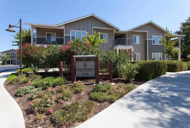 Building Photo - 1818 Moore Blvd Unit 103