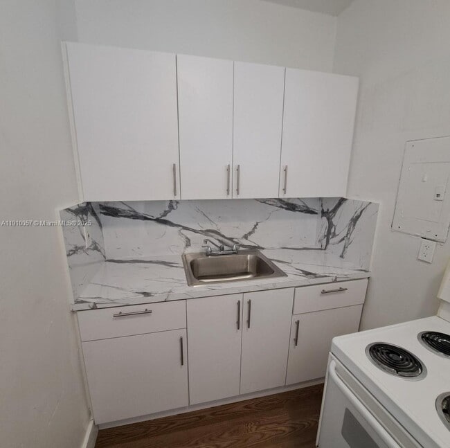 Photo - 1362 SW 2nd St Unit 17