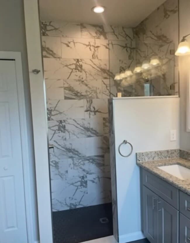 Photo - 548 Redwood Ave S