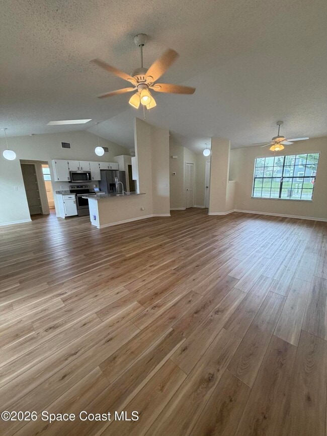 Photo - 1460 Heartwellville St NW