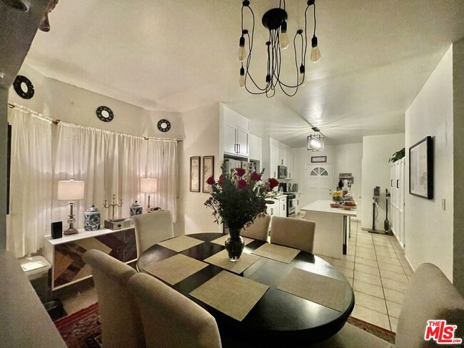 Building Photo - 1732 Hauser Blvd