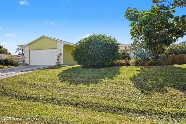 Photo - 1820 Zaminder St NW