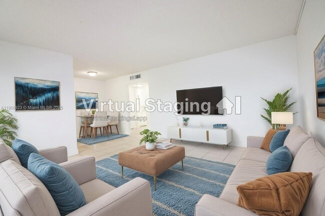 Building Photo - 400 NE 1st St Unit 215