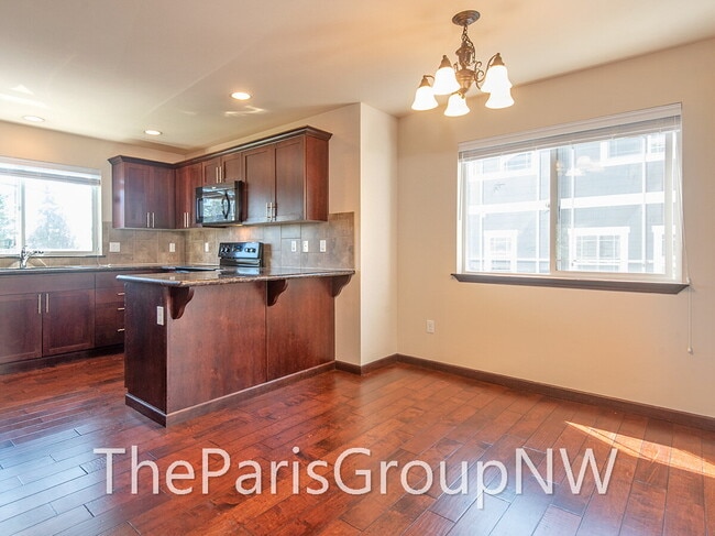 Photo - Spectacular Serene Lake 2012 TH – Great Location!