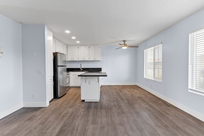 1066 Coronado Ave Unit 202