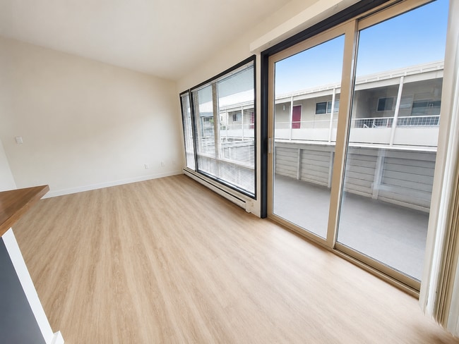 Photo - Bright 1 Bed / 1 Bath Apartment for Rent in North Seattle Private Balcony, Near Green Lake & Nort... Unidad 16