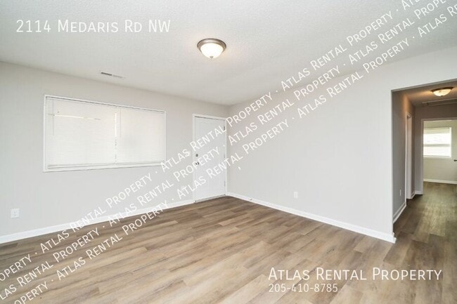 Photo - 2114 Medaris Rd NW