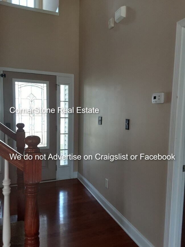 Photo - 190 Trenton Pl
