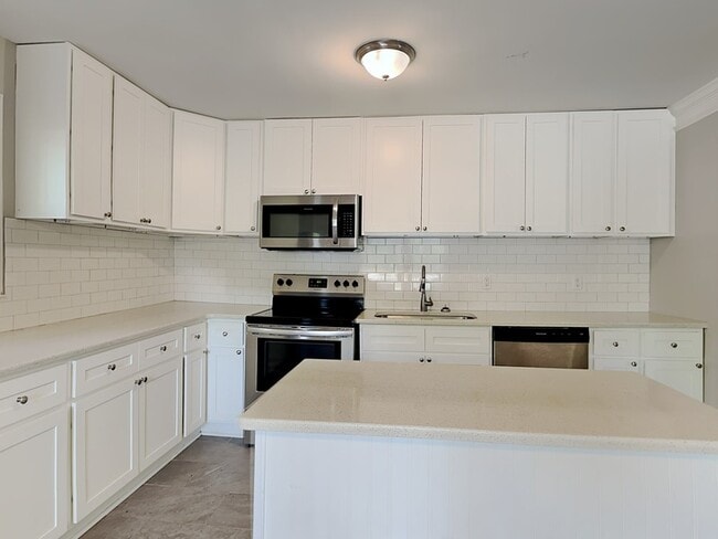 Photo - 2875 3rd Ave SW Unit A