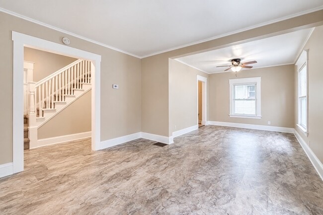1105 May St