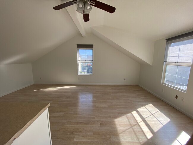 Photo - 575 Mural Ln