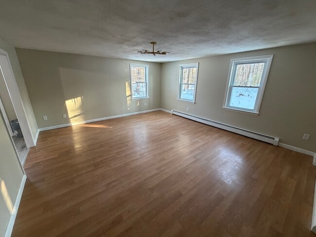 Photo - 2 Bayleaf Way Unidad Right Side