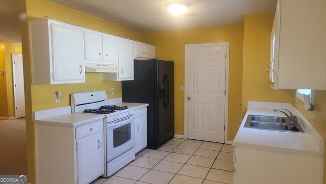 Photo - 445 Westside Dr