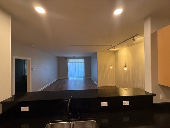 Building Photo - 1925 N Water St Unit 104