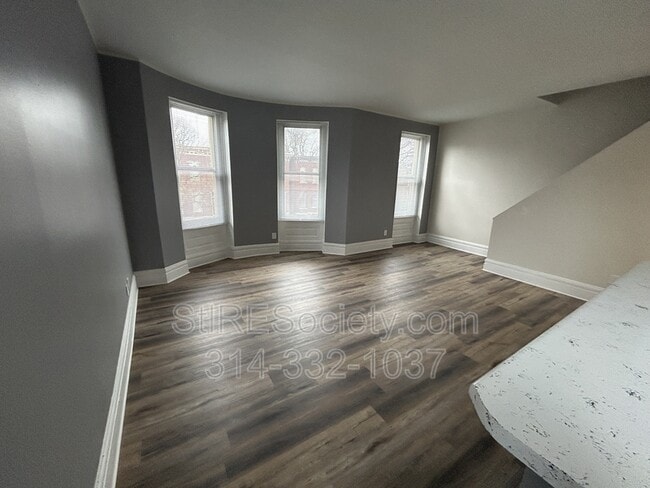 Building Photo - 2012 Oregon Ave Unit A